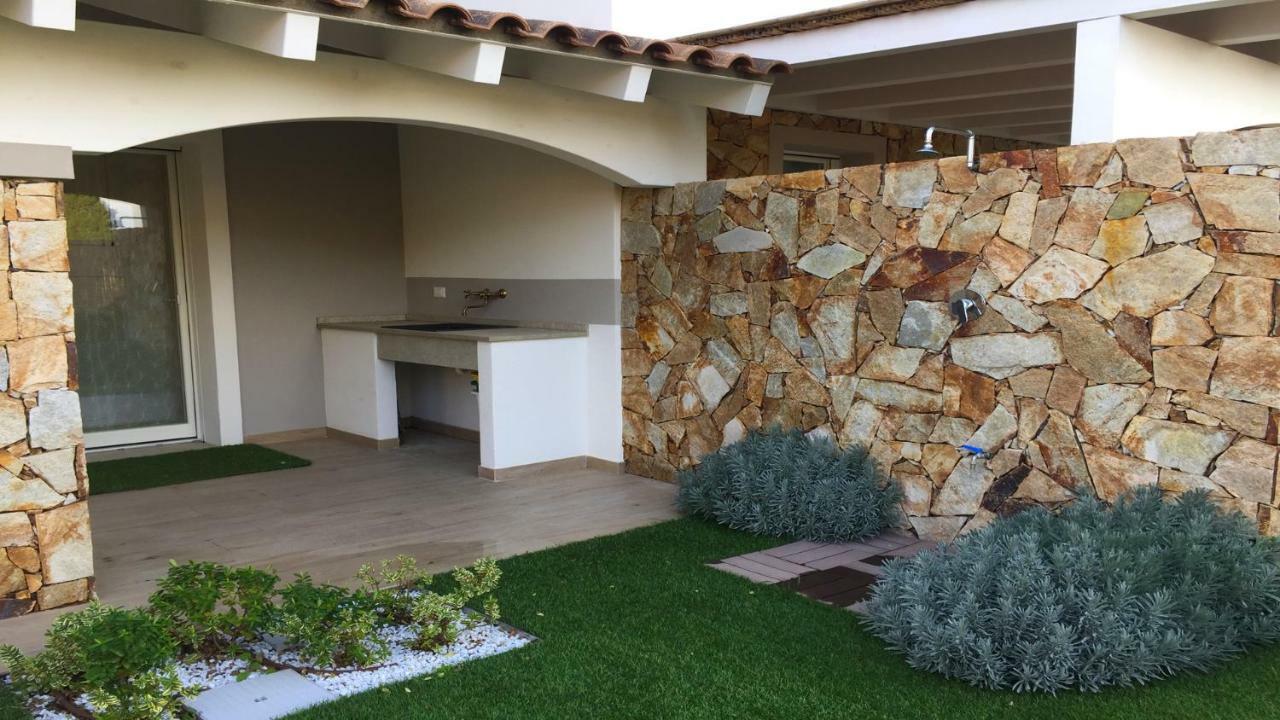 Residence Elegance Ville Ed Appartamenti A Порто Пино Екстериор снимка