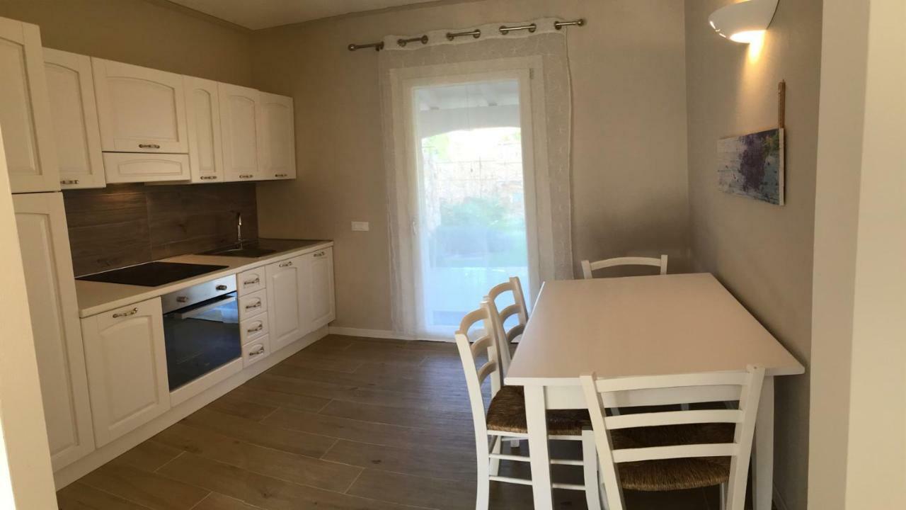 Residence Elegance Ville Ed Appartamenti A Порто Пино Екстериор снимка