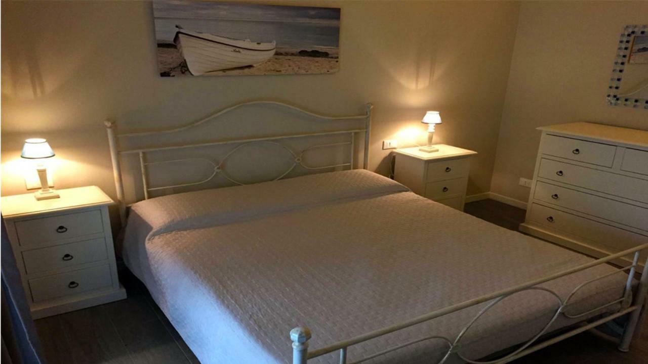 Residence Elegance Ville Ed Appartamenti A Порто Пино Екстериор снимка